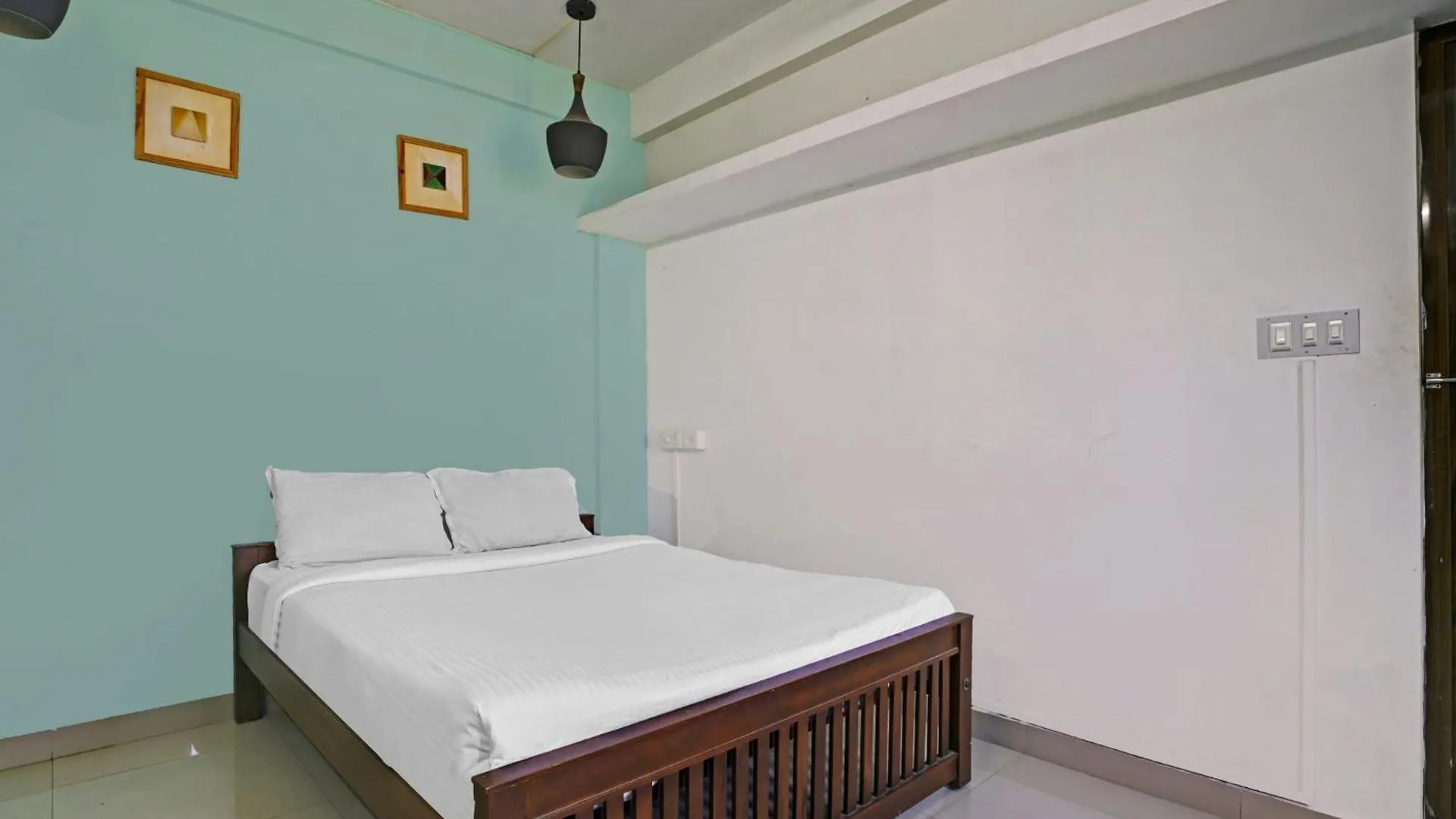 Hotel Oyo Nas Tourist Home Kochi