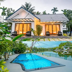 Resort La Riva Lakeside Private Pool By Voye Homes, Kochi