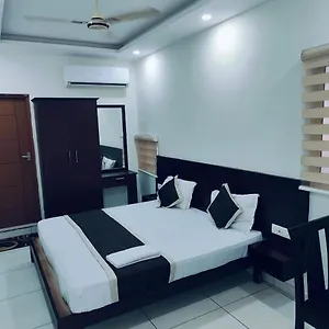 Capsule hotel Grace Tourist, Kochi